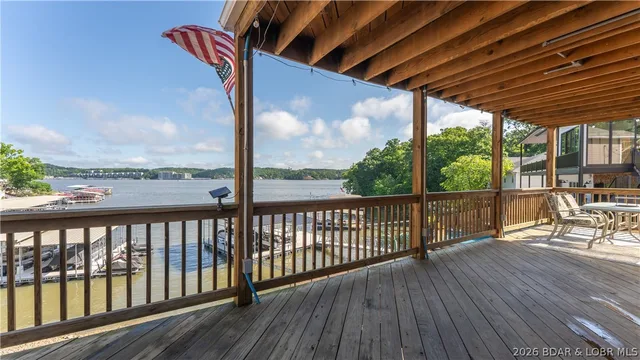 Front exterior — 305 Thornsberry Road Lake Ozark Missouri real estate