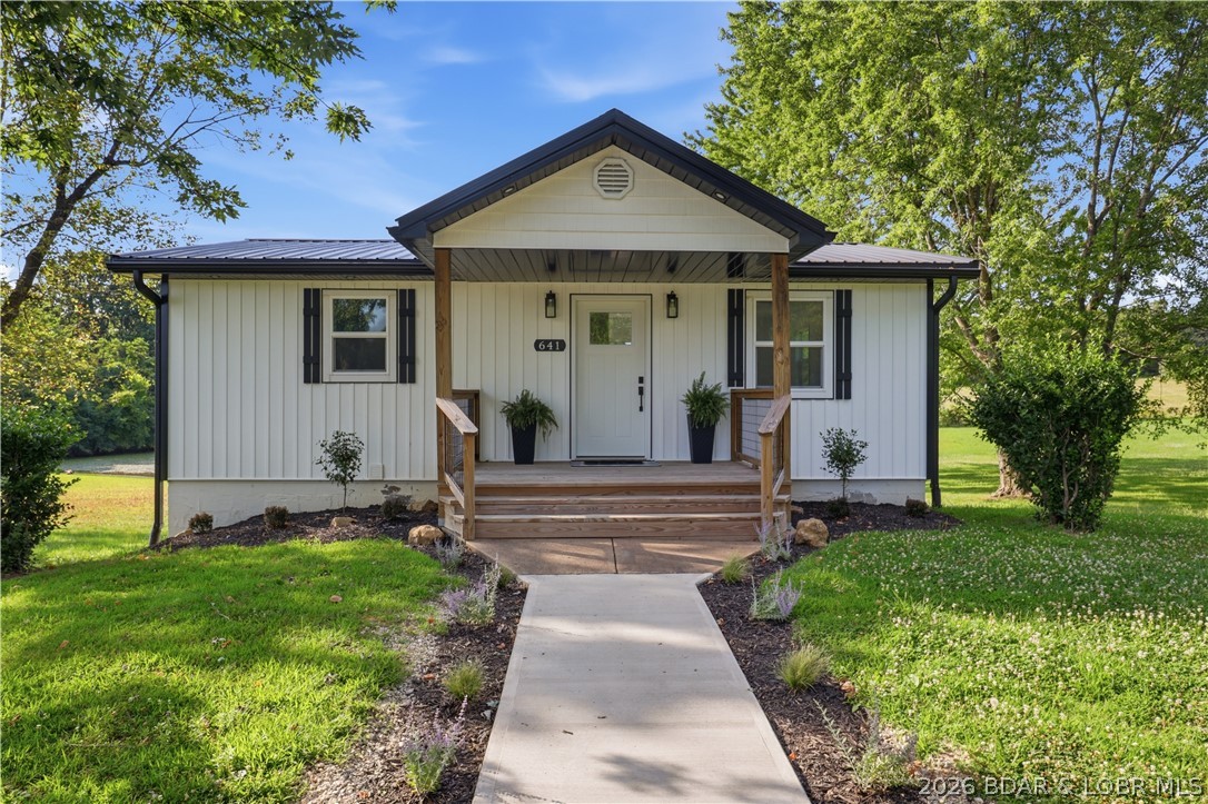 641 Hwy Y Eldon Missouri 3 bedroom 2 bathroom home for sale listed at $299,900