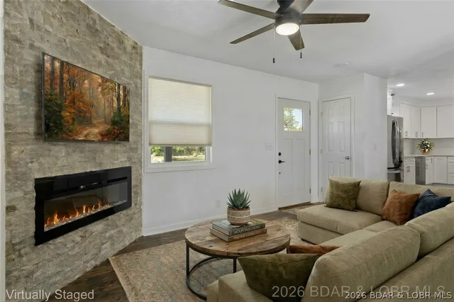 Living room — 641 Hwy Y Eldon Missouri real estate