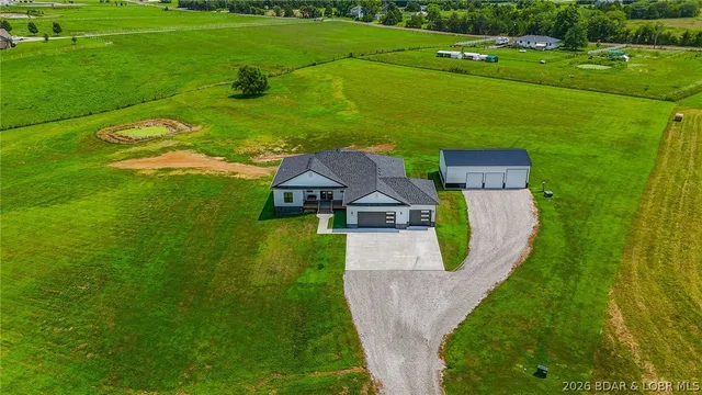 Front exterior — 8350 Dry Fork Acres Road null Missouri real estate