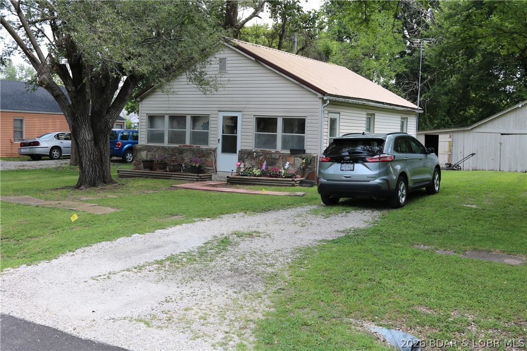516 S Burke Street Versailles Missouri 2 bedroom 1 bathroom home for sale listed at $99,500