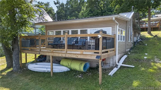 Primary bedroom — 17521 Snowcap Loop Warsaw Missouri real estate