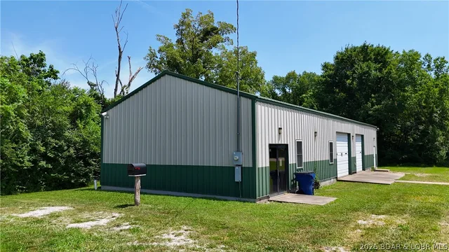 Front exterior — 801 E. 8th Street Eldon Missouri real estate