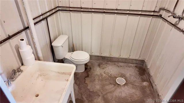 Primary bedroom — 801 E. 8th Street Eldon Missouri real estate