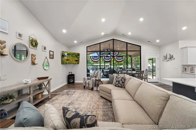 Primary bedroom — 299 Sparkling Water Circle Sunrise Beach Missouri real estate