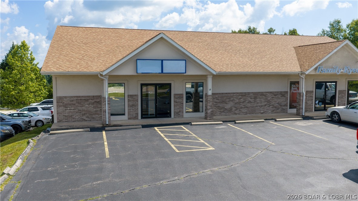 138 South Main Street, Laurie MO