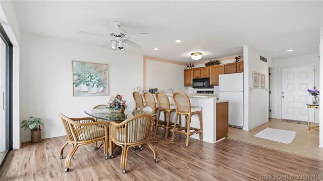 Living room — 2500 Bay Point Lane Osage Beach Missouri real estate