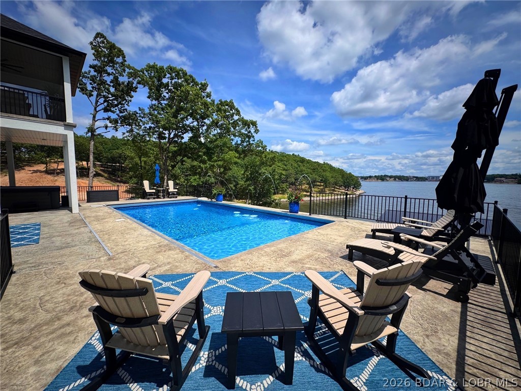 243 E Villages Estates Road, Sunrise Beach MO