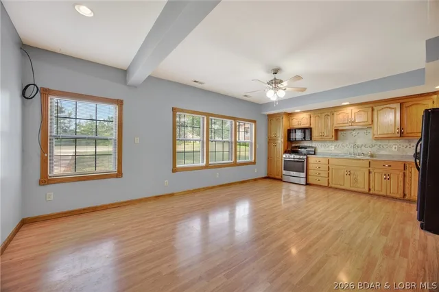 Primary bedroom — 31435 Lofty Lane Edwards Missouri real estate