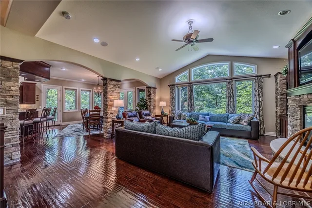 Primary bedroom — 720 Via Del Lago Drive Sunrise Beach Missouri real estate
