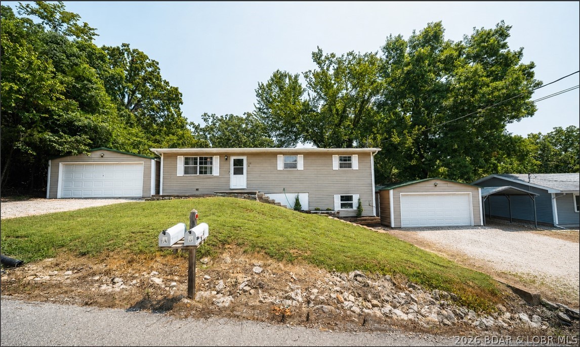 14 Leisure Road Eldon Missouri 5 bedroom 3 bathroom home for sale listed at $279,900