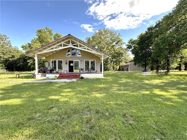 Front exterior — 31456 Greenberg Drive Edwards Missouri real estate