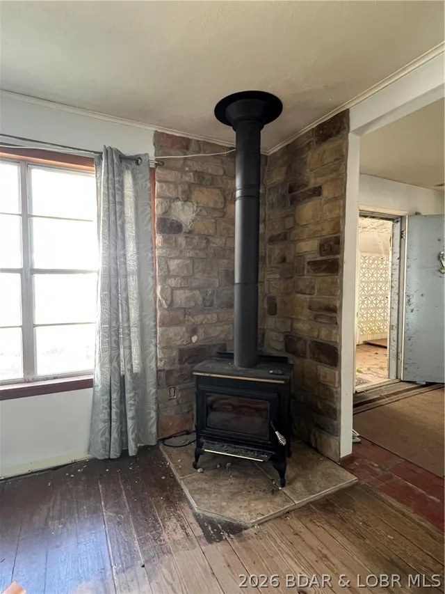Living room — 28 H And A Lane Roach Missouri real estate
