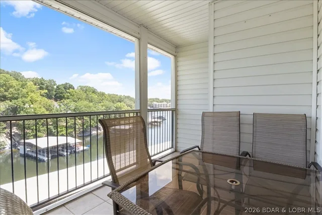 Front exterior — 40 Lighthouse Road Lake Ozark Missouri real estate