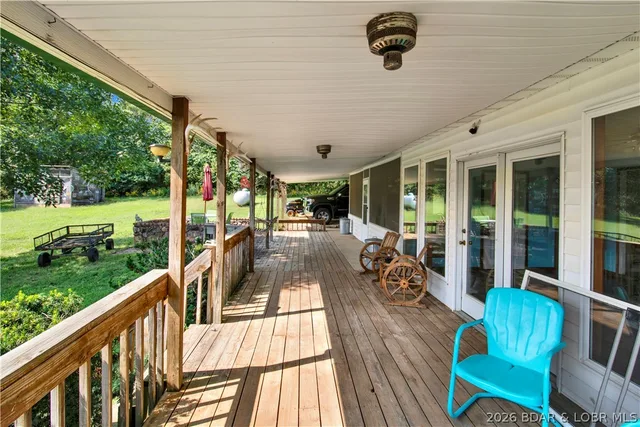 Primary bedroom — 25098 J Highway Versailles Missouri real estate