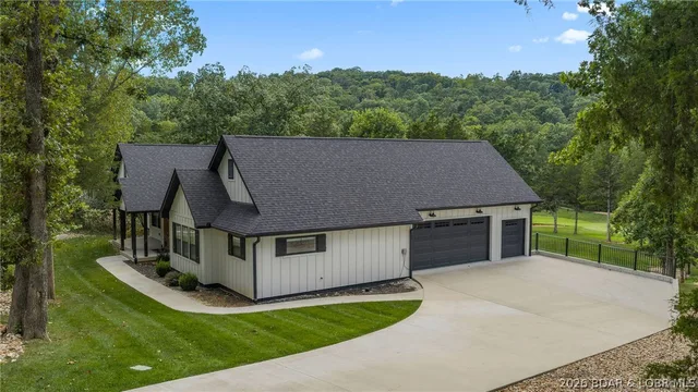 Front exterior — 102 West Crossfox Trail Camdenton Missouri real estate