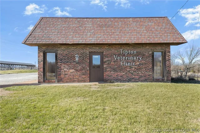 907 5 Highway, Tipton MO