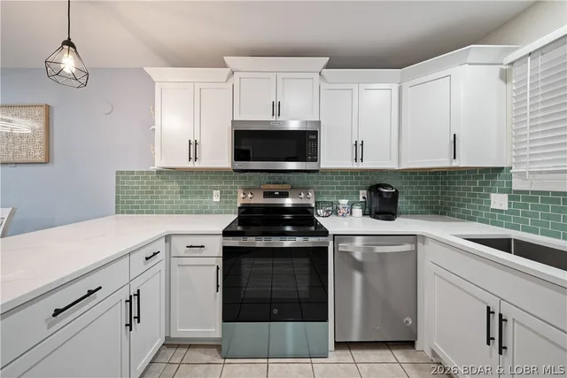 Kitchen — 37 Hampton Bay Road Eldon Missouri real estate