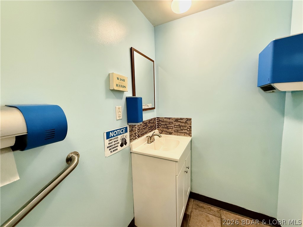 Photo 18