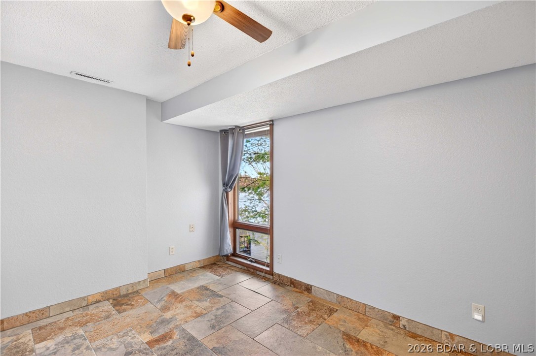 Photo 35