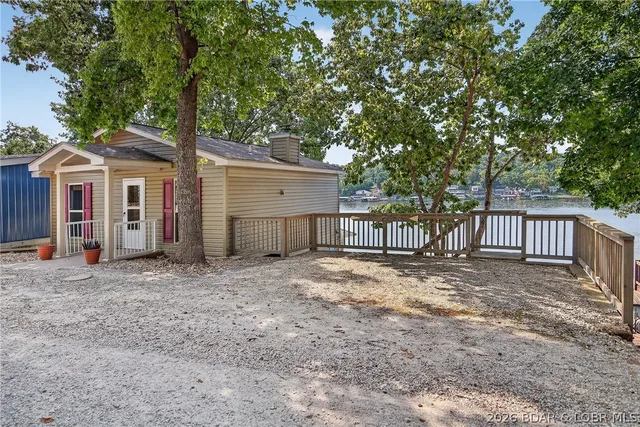 Front exterior — 712 Redbud Lane Gravois Mills Missouri real estate