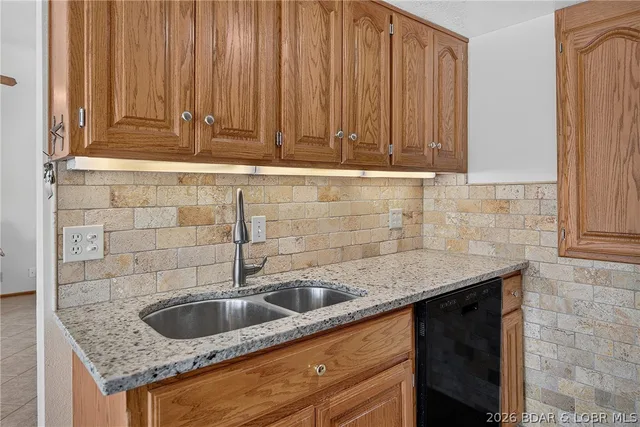 Kitchen — 712 Redbud Lane Gravois Mills Missouri real estate