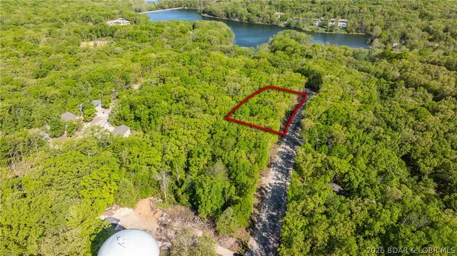 Primary bedroom — Lots 798,802,833,842 Hardwood Drive Four Seasons Missouri real estate