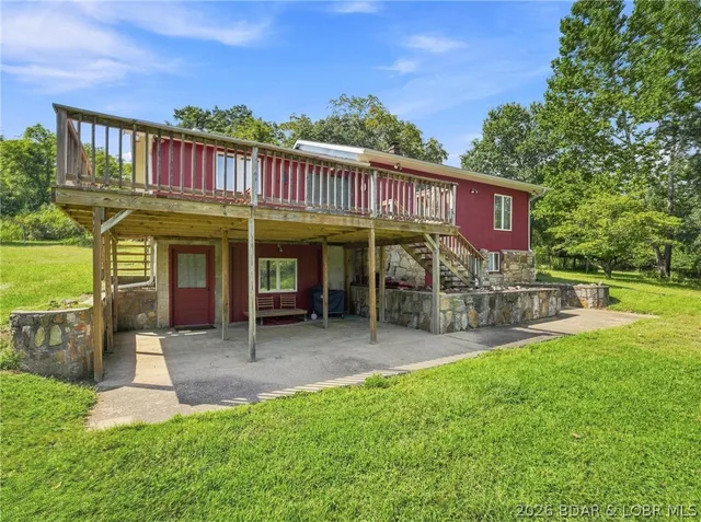 Primary bedroom — 29330 M Highway Edwards Missouri real estate