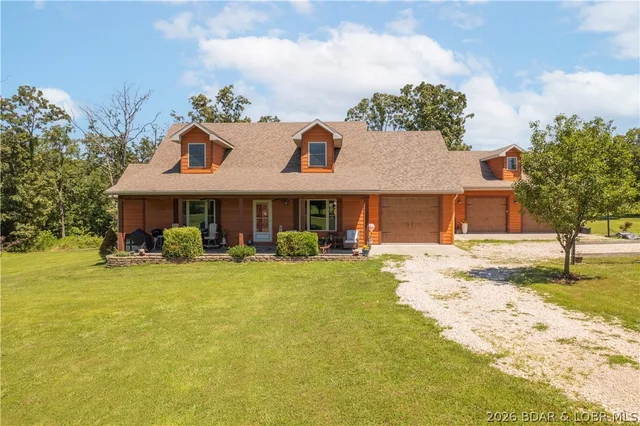 Living room — 1157 Highway 42 Iberia Missouri real estate