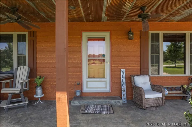 Primary bedroom — 1157 Highway 42 Iberia Missouri real estate