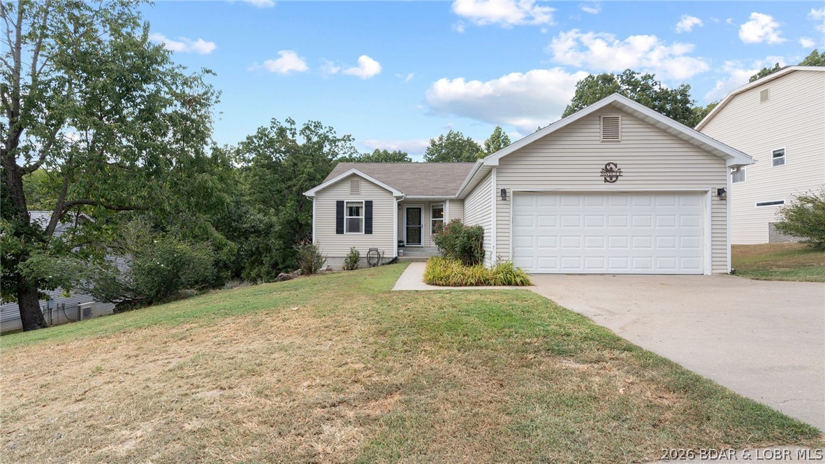 362 Hollyhock Drive Camdenton Missouri 5 bedroom 3 bathroom home for sale listed at $350,000