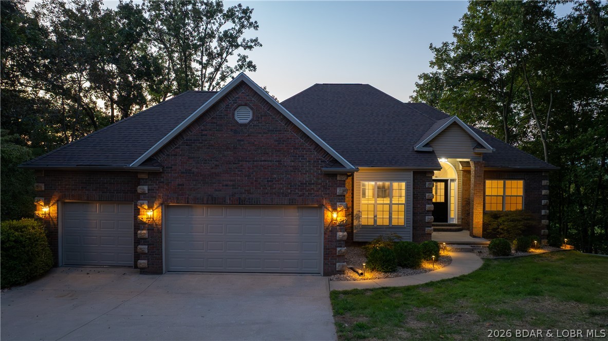 352 Duckhead Road Lake Ozark Missouri 5 bedroom 4 bathroom home for sale listed at $604,900