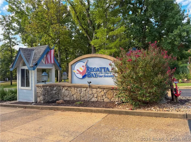 Front exterior — 404 Regatta Bay Circle Lake Ozark Missouri real estate