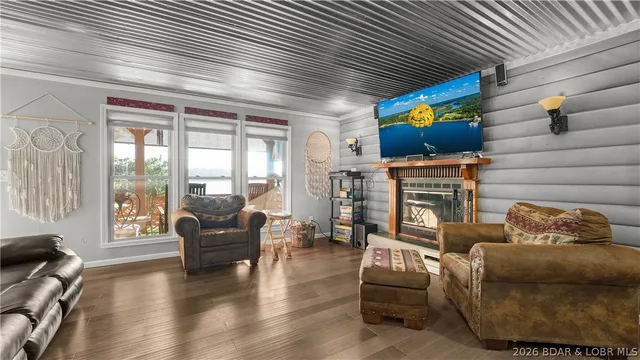 Living room — 47 Badger Point Climax Springs Missouri real estate