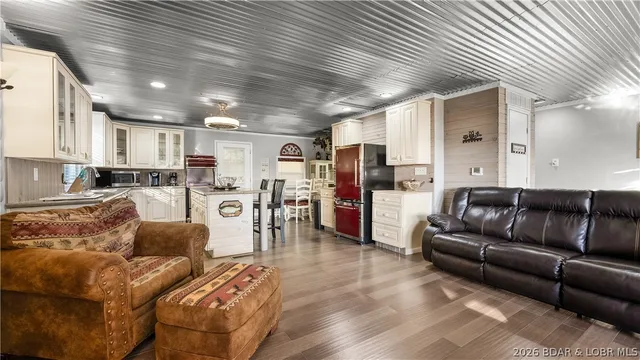 Primary bedroom — 47 Badger Point Climax Springs Missouri real estate