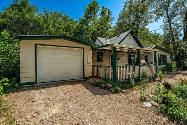 Front exterior — 68 Knobby Road Edwards Missouri real estate