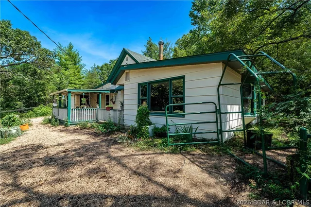 Kitchen — 68 Knobby Road Edwards Missouri real estate