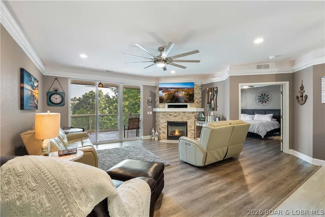 Living room — 100 Trinity Pointe Drive Camdenton Missouri real estate
