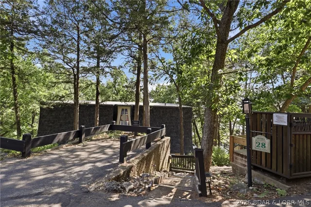 Front exterior — 28 Shelter Cove Osage Beach Missouri real estate