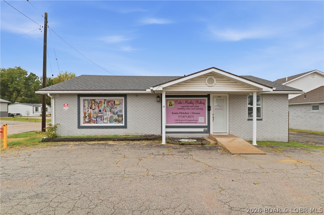 709 South Aurora Street Eldon Missouri home for sale listed at $199,000