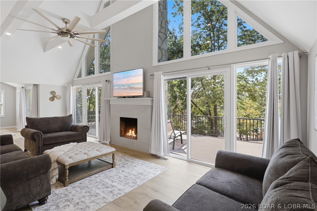 24 Joyce's Point Four Seasons Missouri 4 bedroom 4 bathroom home for sale listed at $425,000