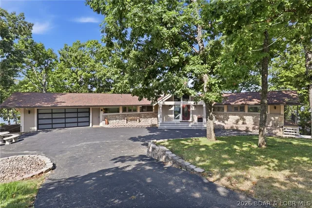 Front exterior — 69 Joyce's Point Four Seasons Missouri real estate