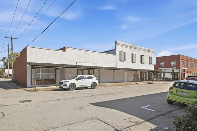 Front exterior — 205 1st Street Eldon Missouri real estate