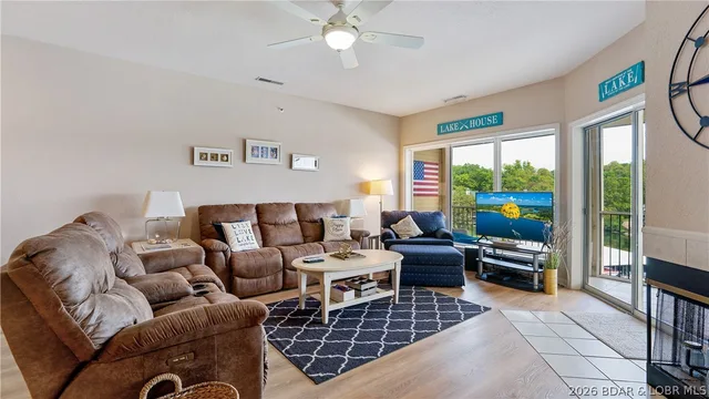 Living room — 277 Bristol Bay Drive Lake Ozark Missouri real estate