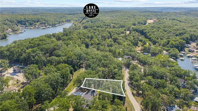 Living room — Lot 4 Chimney Point Sunrise Beach Missouri real estate
