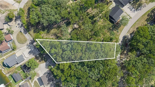 Primary bedroom — Lot 12 Chimney Point Sunrise Beach Missouri real estate