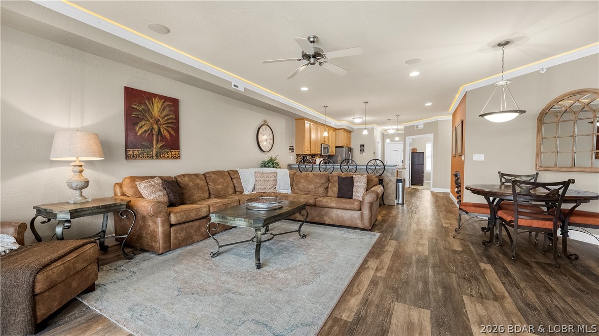 1200 Lands End Parkway Osage Beach Missouri 3 bedroom 3 bathroom home for sale listed at $569,999