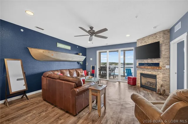 Living room — 1220 Lands End Parkway Osage Beach Missouri real estate