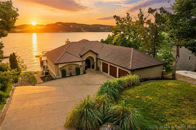 1777 Via Appia Drive, Sunrise Beach MO