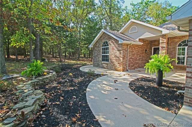 Front exterior — 615 Cherokee Road Four Seasons Missouri real estate